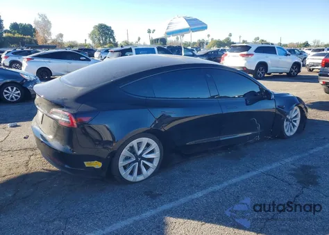 2021 Tesla Model 3 z USA, uszkodzony, nr VIN 5YJ3E1EAXMF066701
